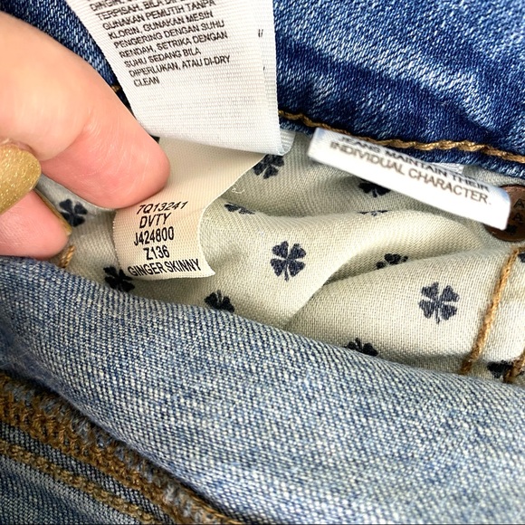 Lucky Brand Ginger Skinny Frayed Hem Light Wash Jeans EUC - Picture 14 of 16